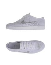 NIKE Sneakers & Tennis shoes basse donna