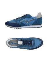 MIZUNO Sneakers & Tennis shoes basse uomo