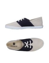 VEJA Sneakers & Tennis shoes basse uomo