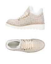 CESARE P. Sneakers & Tennis shoes basse donna