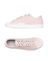 NIKE Sneakers & Tennis shoes basse donna