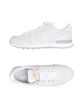 NIKE Sneakers & Tennis shoes basse donna