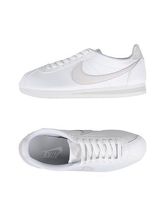 NIKE Sneakers & Tennis shoes basse donna