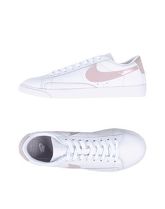 NIKE Sneakers & Tennis shoes basse donna