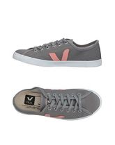 VEJA Sneakers & Tennis shoes basse donna