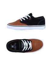 GLOBE Sneakers & Tennis shoes basse uomo