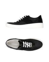 PIERRE DARRÉ Sneakers & Tennis shoes basse uomo