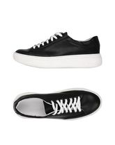 PIERRE DARRÉ Sneakers & Tennis shoes basse uomo