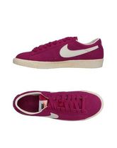 NIKE Sneakers & Tennis shoes basse donna