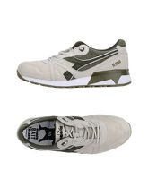 DIADORA Sneakers & Tennis shoes basse uomo