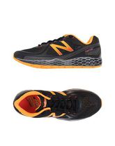 NEW BALANCE Sneakers & Tennis shoes basse uomo