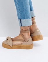 Puma X Fenty - Sandali con fiocco e suola creeper - Beige