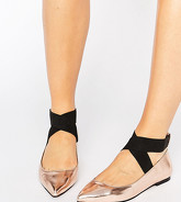 ASOS - LYLE - Ballerine pianta larga con elastici - Beige
