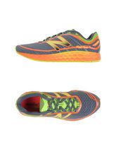 NEW BALANCE Sneakers & Tennis shoes basse uomo