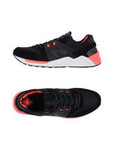 NEW BALANCE Sneakers & Tennis shoes basse uomo