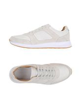 LACOSTE Sneakers & Tennis shoes basse uomo