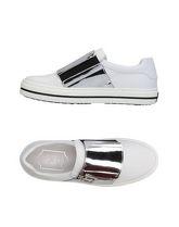 ROGER VIVIER Sneakers & Tennis shoes basse donna