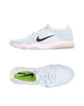 NIKE Sneakers & Tennis shoes basse donna