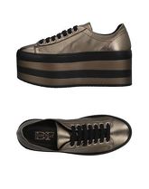 DIVINE FOLLIE Sneakers & Tennis shoes basse donna