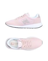 NEW BALANCE Sneakers & Tennis shoes basse donna