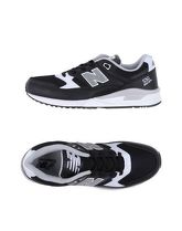 NEW BALANCE Sneakers & Tennis shoes basse uomo