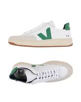 VEJA Sneakers & Tennis shoes basse uomo