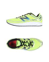 NEW BALANCE Sneakers & Tennis shoes basse uomo