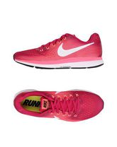 NIKE Sneakers & Tennis shoes basse donna