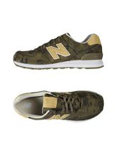 NEW BALANCE Sneakers & Tennis shoes basse uomo