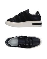 MANUEL BARCELÓ Sneakers & Tennis shoes basse donna