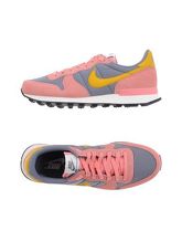 NIKE Sneakers & Tennis shoes basse donna