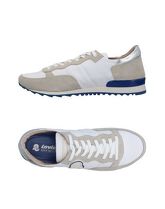 INVICTA Sneakers & Tennis shoes basse uomo