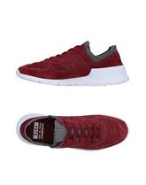 NEW BALANCE Sneakers & Tennis shoes basse uomo