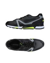 DIADORA Sneakers & Tennis shoes basse uomo