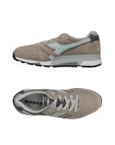 DIADORA Sneakers & Tennis shoes basse uomo