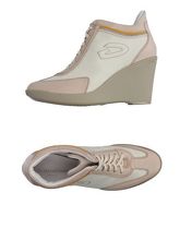 ALBERTO GUARDIANI Sneakers & Tennis shoes basse donna