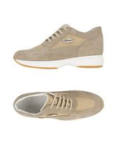 GUERRUCCI Sneakers & Tennis shoes basse donna