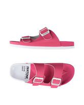 PANTONE UNIVERSE FOOTWEAR Sandali donna