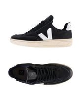 VEJA Sneakers & Tennis shoes basse uomo