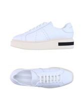 MANUEL BARCELÓ Sneakers & Tennis shoes basse donna