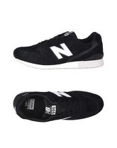 NEW BALANCE Sneakers & Tennis shoes basse uomo