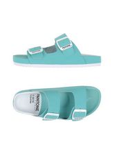 PANTONE UNIVERSE FOOTWEAR Sandali donna