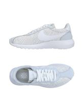 NIKE Sneakers & Tennis shoes basse donna