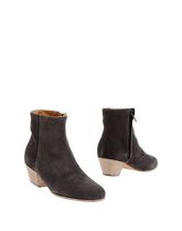 WOMAN by COMMON PROJECTS Stivaletti donna