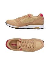 DIADORA Sneakers & Tennis shoes basse uomo