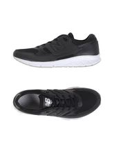 NEW BALANCE Sneakers & Tennis shoes basse uomo