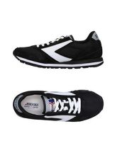 BROOKS Sneakers & Tennis shoes basse uomo