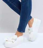 ASOS - DISCOVERY - Scarpe di tela flatform a pianta larga con fiocco - Bianco