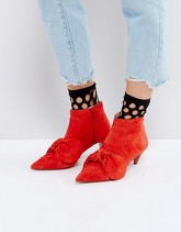 ASOS ROYAL - Stivaletti scamosciati con fiocco - Rosso