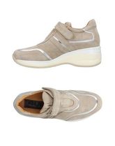 CESARE PACIOTTI 4US Sneakers & Tennis shoes basse donna